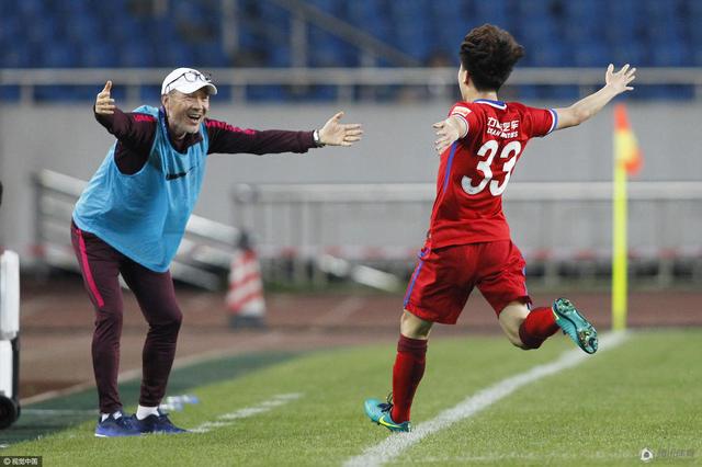 北京时间4:00欧冠A组第六轮，曼联主场迎战拜仁。